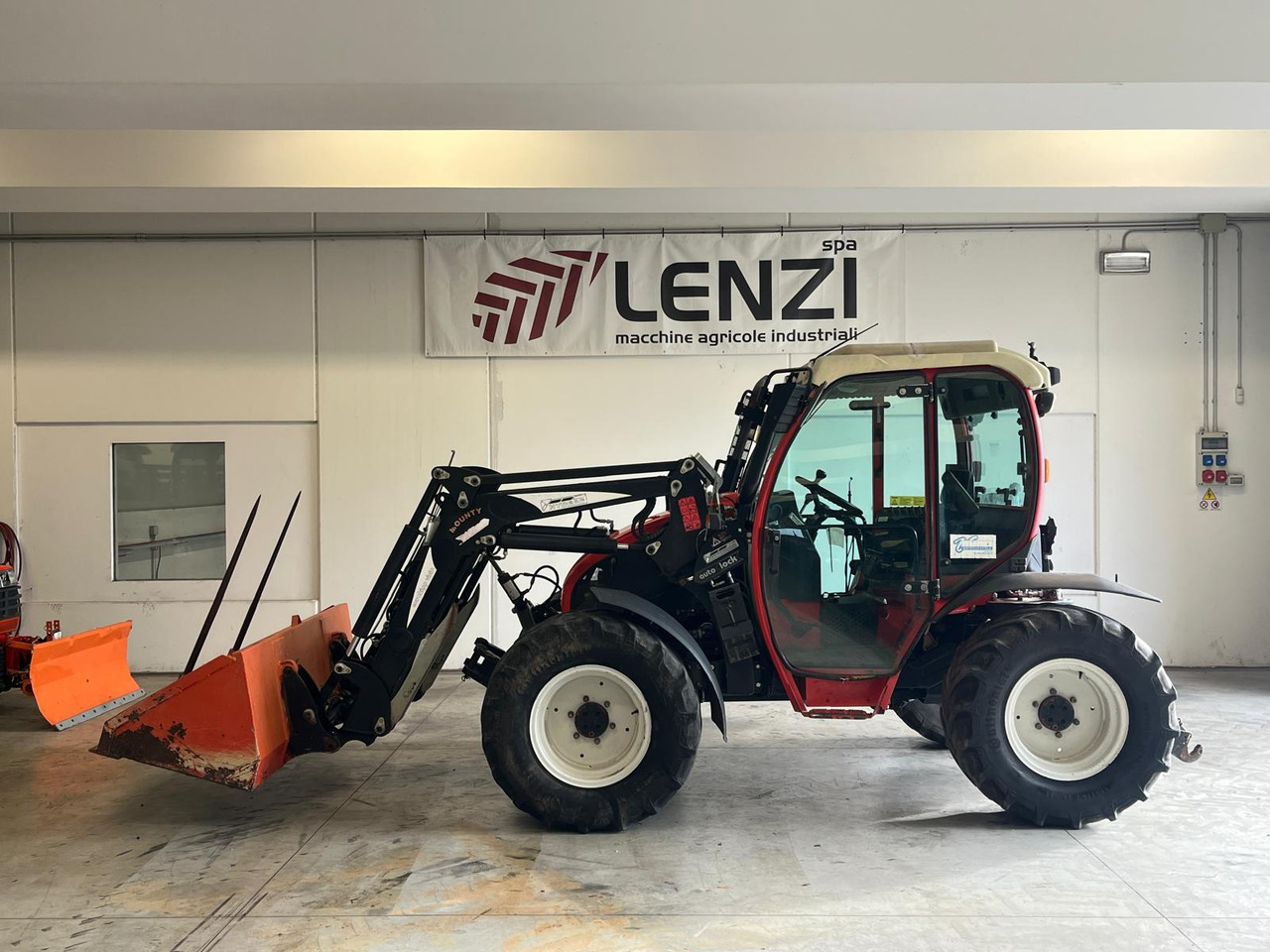 REFORM MOUNY 80S + CARICATORE HYDRAC - Traktor: pilt 1 REFORM MOUNY 80S + CARICATORE HYDRAC - Traktor: pilt 1