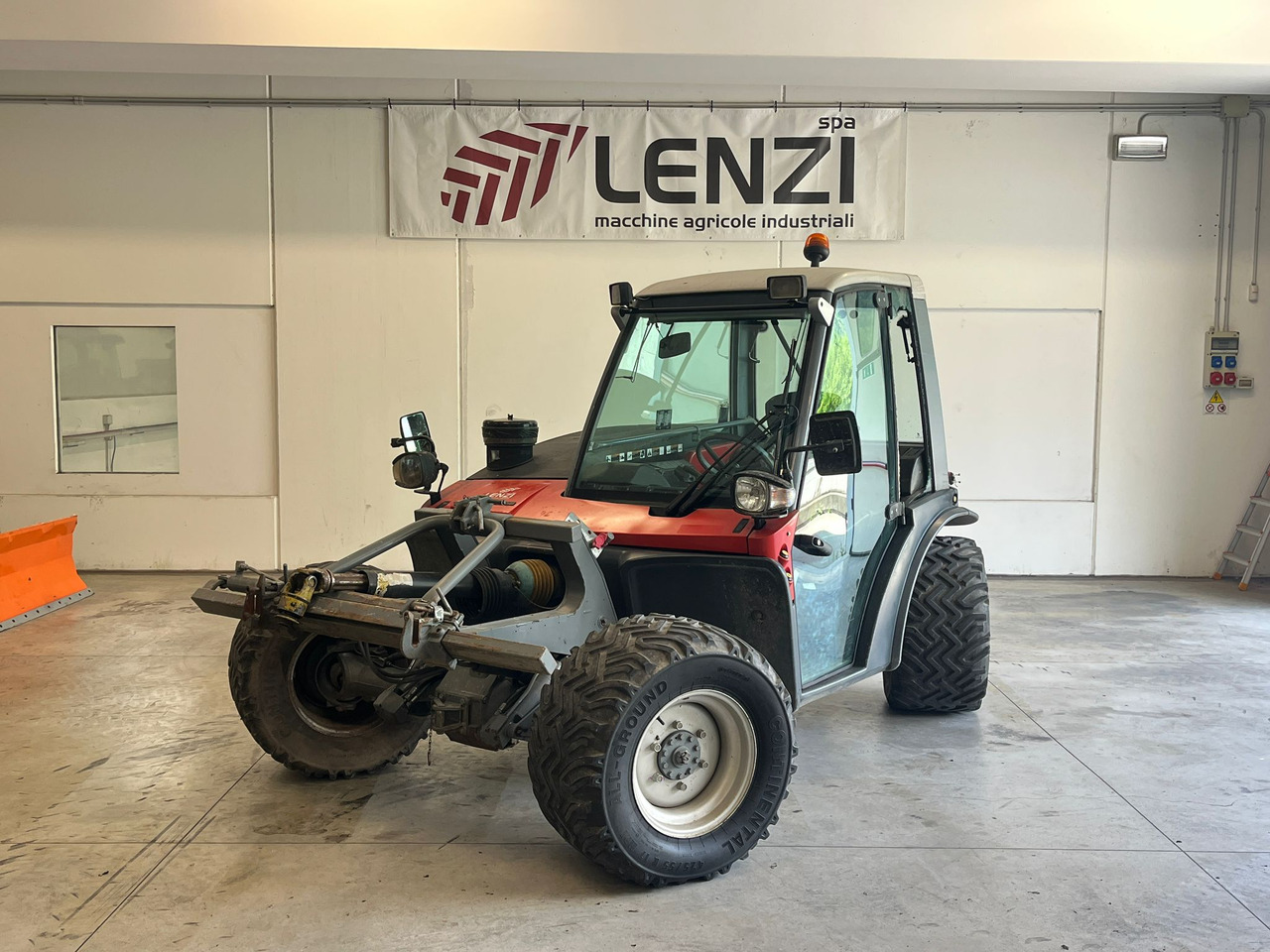TRATTORE AEBI TT 270 - Traktor: pilt 1 TRATTORE AEBI TT 270 - Traktor: pilt 1