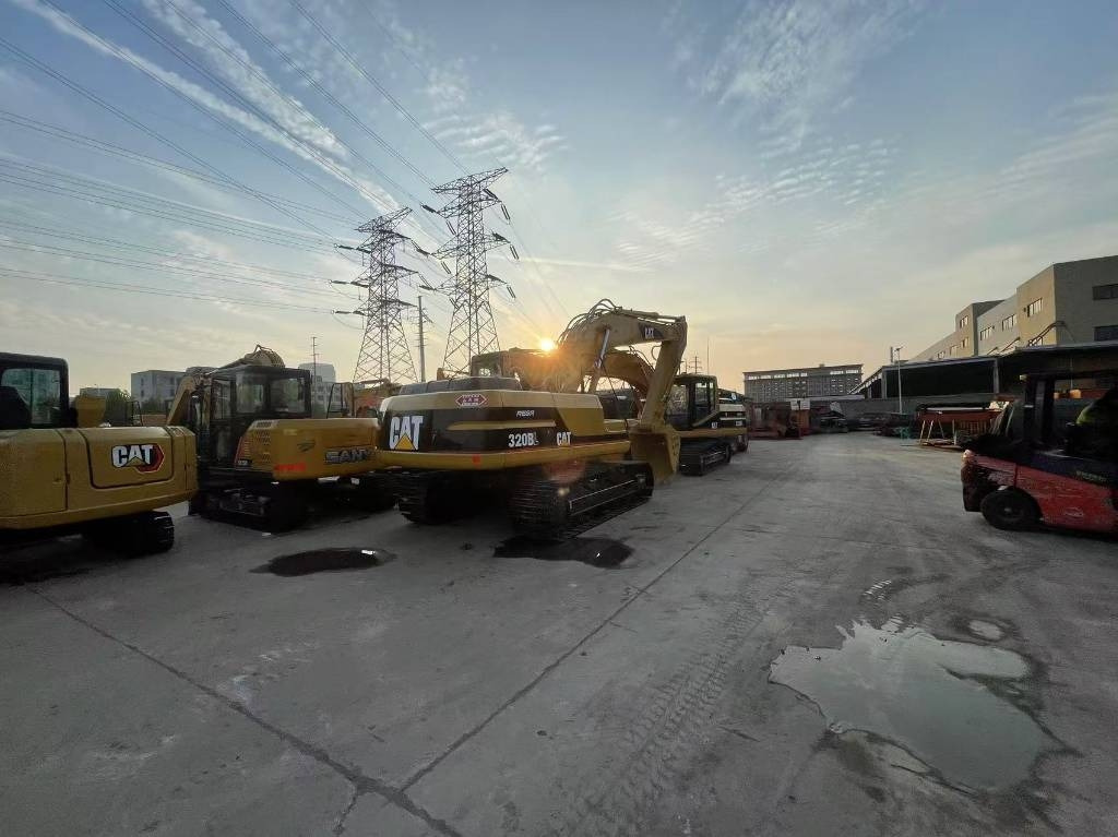 CAT 320 B - Lintekskavaator: pilt 1 CAT 320 B - Lintekskavaator: pilt 1