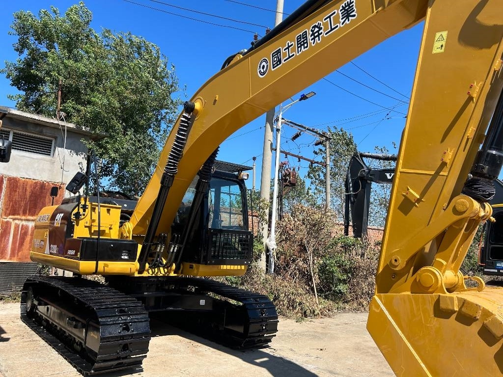 CAT 320D2L - Lintekskavaator: pilt 5 CAT 320D2L - Lintekskavaator: pilt 5
