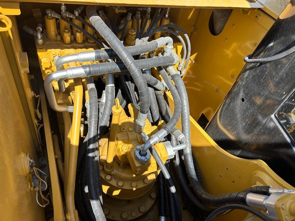 CAT 320D2L - Lintekskavaator: pilt 4 CAT 320D2L - Lintekskavaator: pilt 4