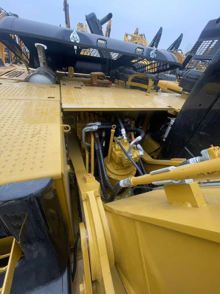 CAT 329D2L - Lintekskavaator: pilt 2 CAT 329D2L - Lintekskavaator: pilt 2