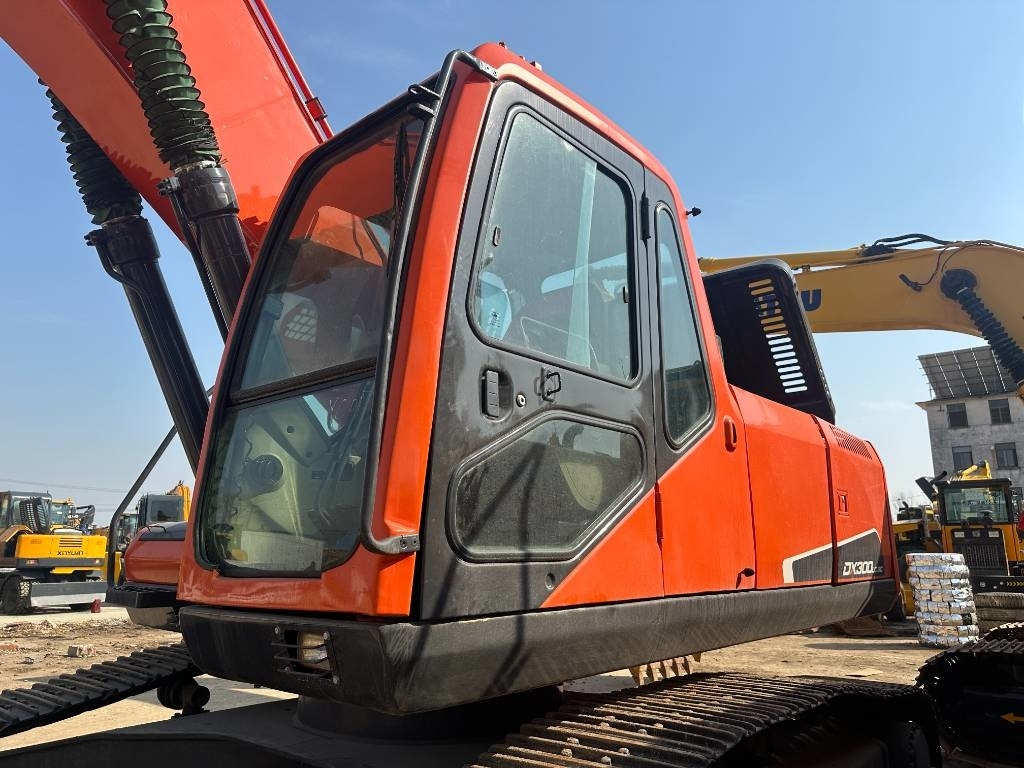 Doosan 300-7 - Lintekskavaator: pilt 4 Doosan 300-7 - Lintekskavaator: pilt 4