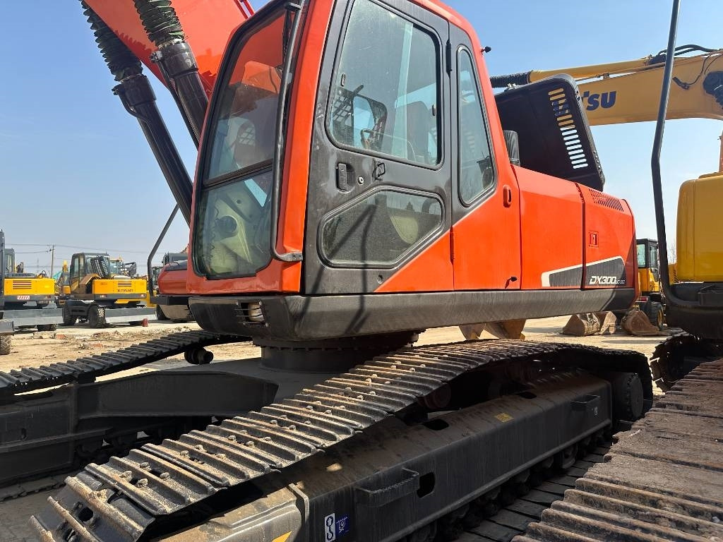 Doosan 300-7 - Lintekskavaator: pilt 3 Doosan 300-7 - Lintekskavaator: pilt 3