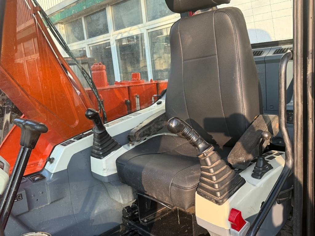 Doosan DX 75 - Lintekskavaator: pilt 2 Doosan DX 75 - Lintekskavaator: pilt 2