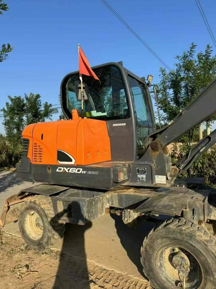 Doosan DX60W - Ratastel ekskavaator: pilt 5 Doosan DX60W - Ratastel ekskavaator: pilt 5