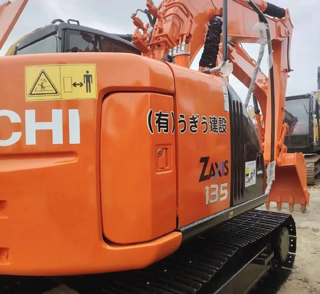 Hitachi 135US - Lintekskavaator: pilt 3 Hitachi 135US - Lintekskavaator: pilt 3