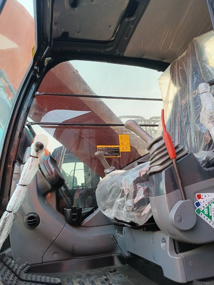 Hitachi ZX 240 - Lintekskavaator: pilt 5 Hitachi ZX 240 - Lintekskavaator: pilt 5