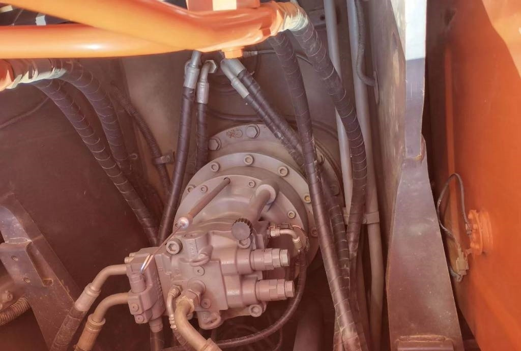 Hitachi ZX 240 - Lintekskavaator: pilt 5 Hitachi ZX 240 - Lintekskavaator: pilt 5