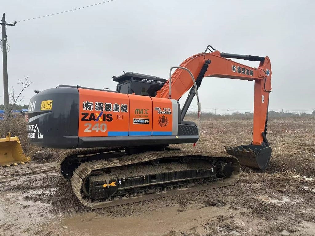 Hitachi ZX 240 - Lintekskavaator: pilt 1 Hitachi ZX 240 - Lintekskavaator: pilt 1