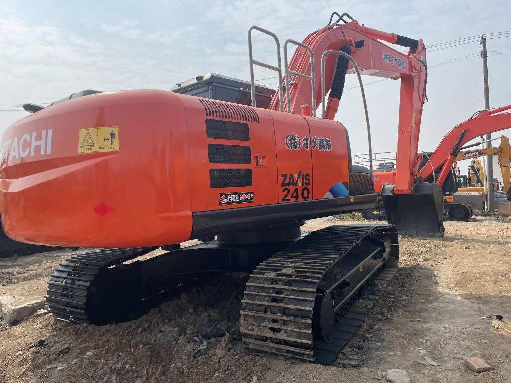 Hitachi ZX 240 - Lintekskavaator: pilt 1 Hitachi ZX 240 - Lintekskavaator: pilt 1