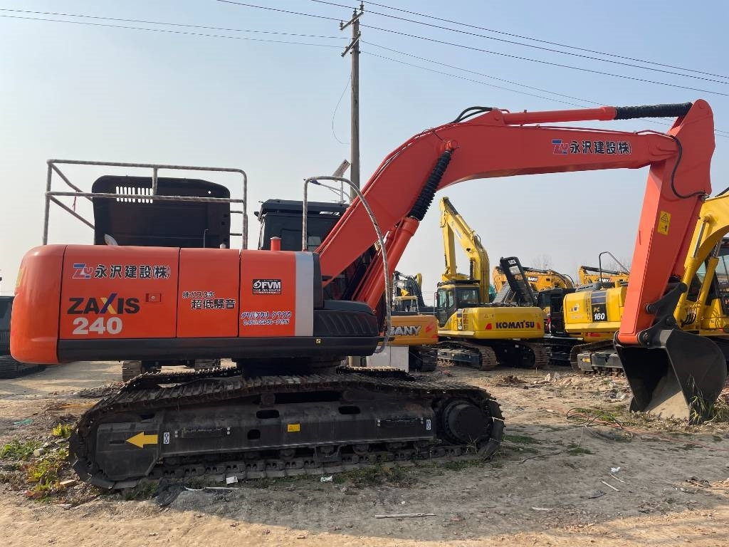 Hitachi ZX 240 - Lintekskavaator: pilt 2 Hitachi ZX 240 - Lintekskavaator: pilt 2