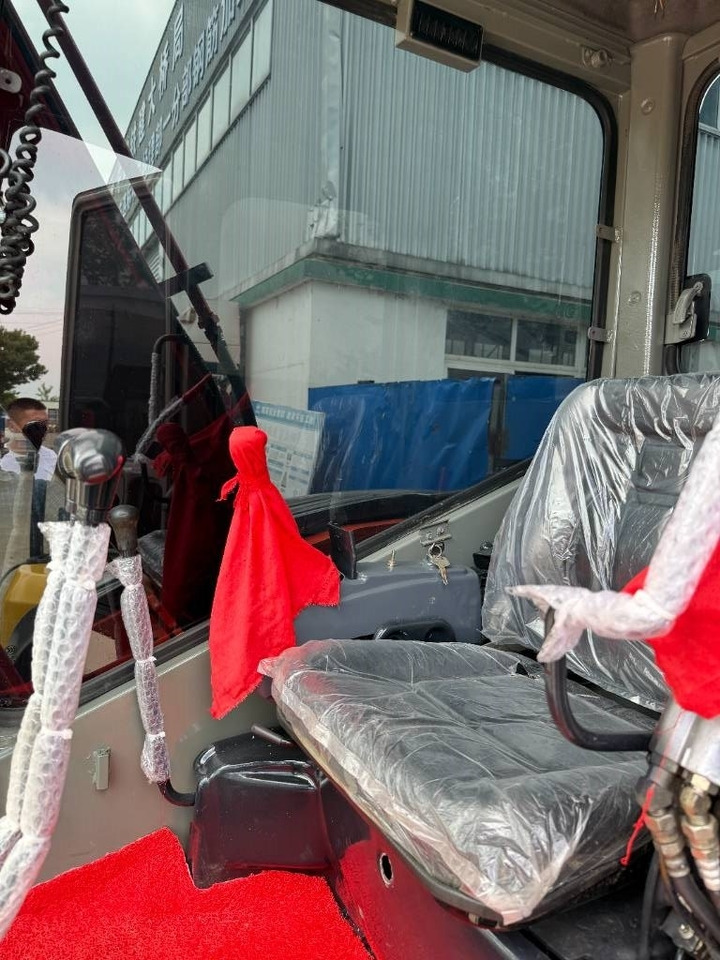 Hitachi ZX 55 - Miniekskavaator: pilt 5 Hitachi ZX 55 - Miniekskavaator: pilt 5