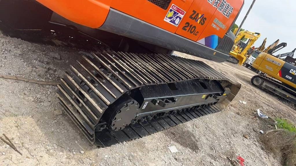 Hitachi Zaxis 210 H-3 - Lintekskavaator: pilt 5 Hitachi Zaxis 210 H-3 - Lintekskavaator: pilt 5