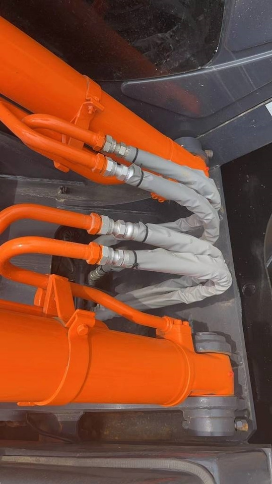 Hitachi Zaxis 210 H-3 - Lintekskavaator: pilt 3 Hitachi Zaxis 210 H-3 - Lintekskavaator: pilt 3
