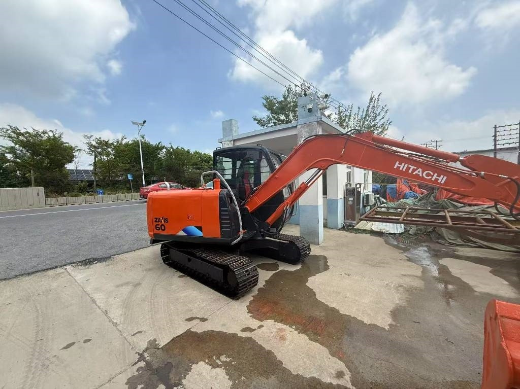 Hitachi Zaxis 60 - Lintekskavaator: pilt 1 Hitachi Zaxis 60 - Lintekskavaator: pilt 1