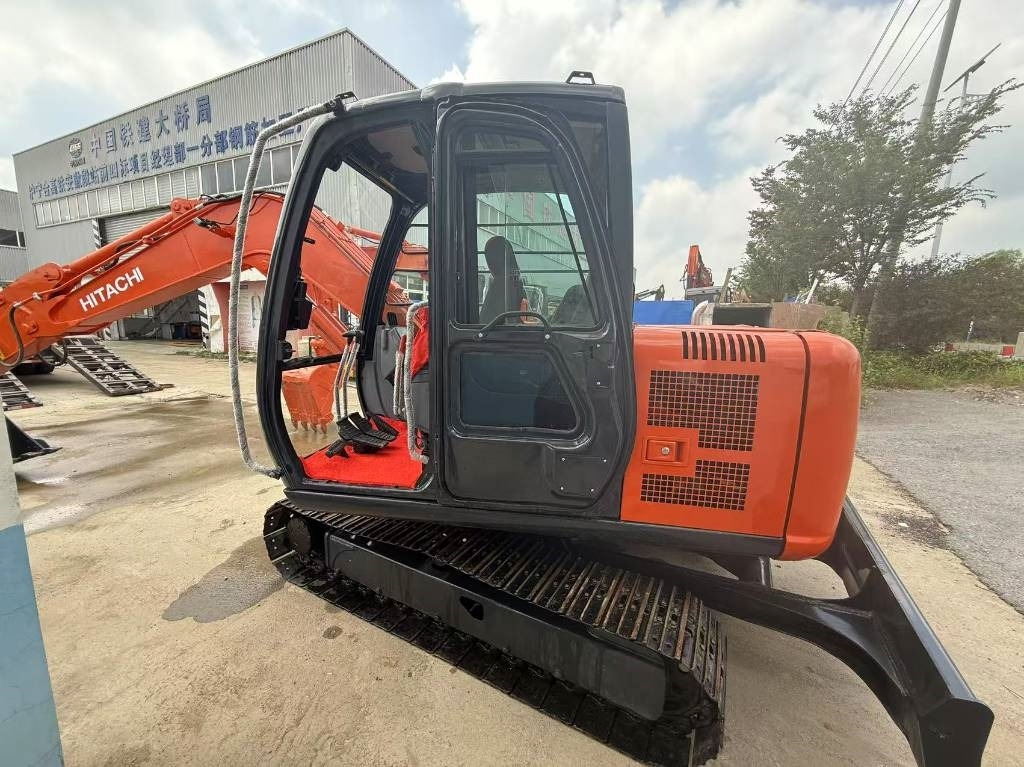 Hitachi Zaxis 60 - Lintekskavaator: pilt 4 Hitachi Zaxis 60 - Lintekskavaator: pilt 4