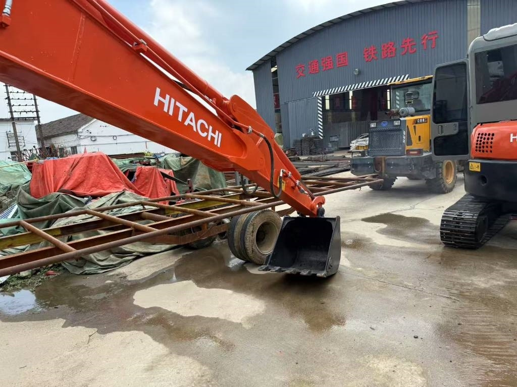 Hitachi Zaxis 60 - Lintekskavaator: pilt 2 Hitachi Zaxis 60 - Lintekskavaator: pilt 2