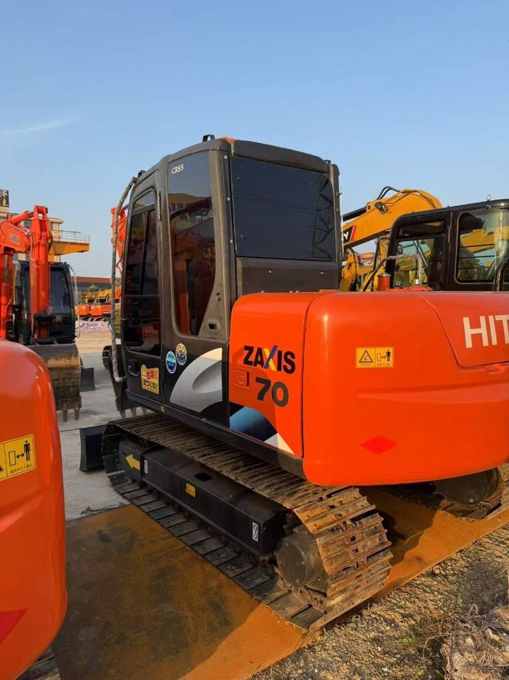 Hitachi Zaxis 70 - Lintekskavaator: pilt 1 Hitachi Zaxis 70 - Lintekskavaator: pilt 1