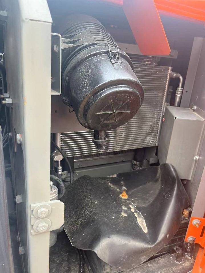 Hitachi zaxis60 - Lintekskavaator: pilt 5 Hitachi zaxis60 - Lintekskavaator: pilt 5