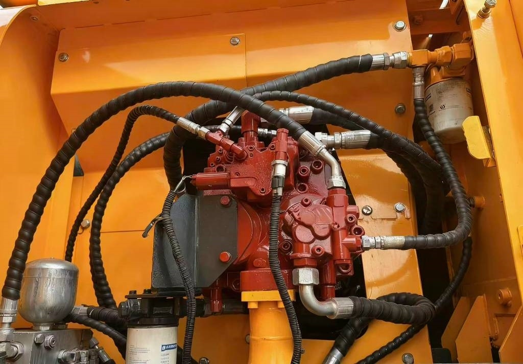 Hyundai 210W -9 - Ratastel ekskavaator: pilt 5 Hyundai 210W -9 - Ratastel ekskavaator: pilt 5