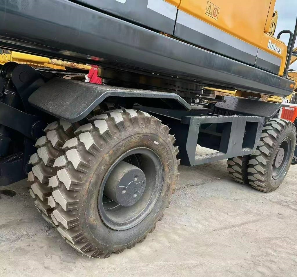 Hyundai 210W -9 - Ratastel ekskavaator: pilt 3 Hyundai 210W -9 - Ratastel ekskavaator: pilt 3