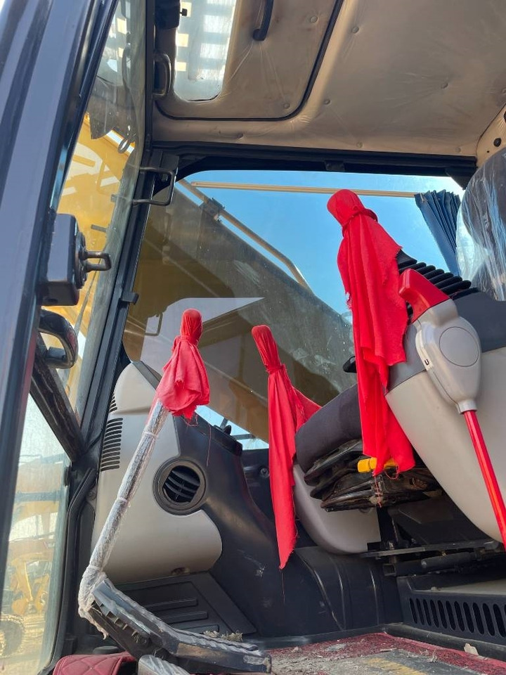 Komatsu PC 210 - Lintekskavaator: pilt 3 Komatsu PC 210 - Lintekskavaator: pilt 3