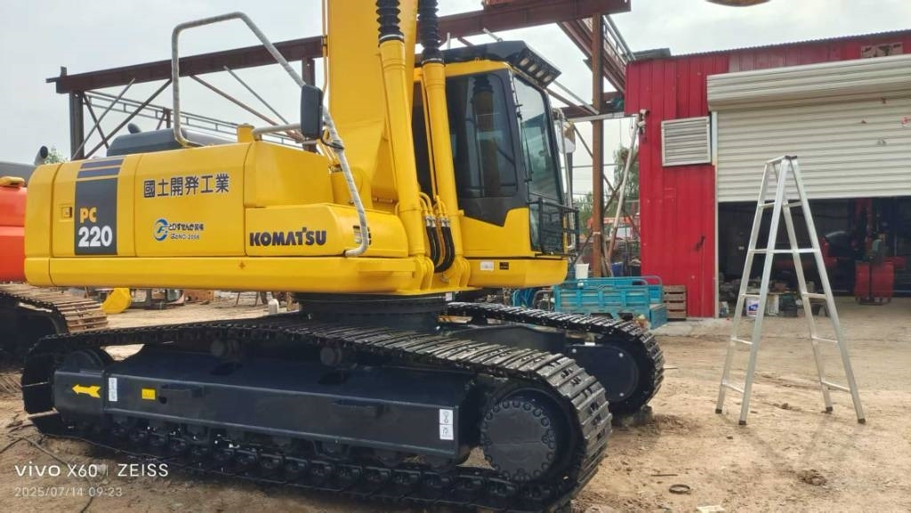 Komatsu PC 220 - Miniekskavaator: pilt 5 Komatsu PC 220 - Miniekskavaator: pilt 5