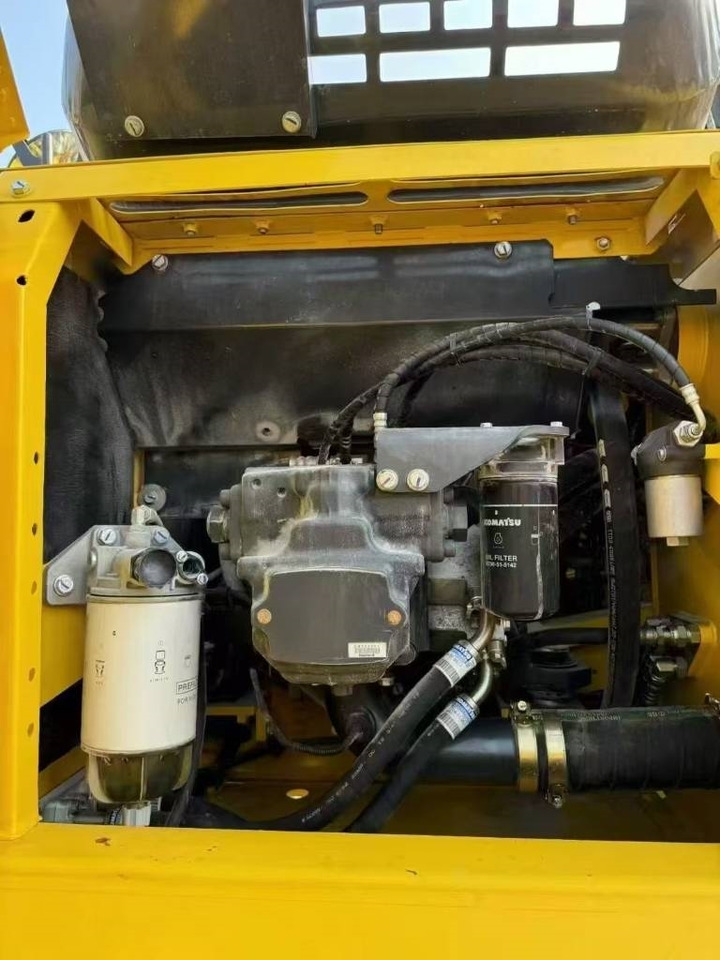Lintekskavaator Komatsu PC 220: pilt 6