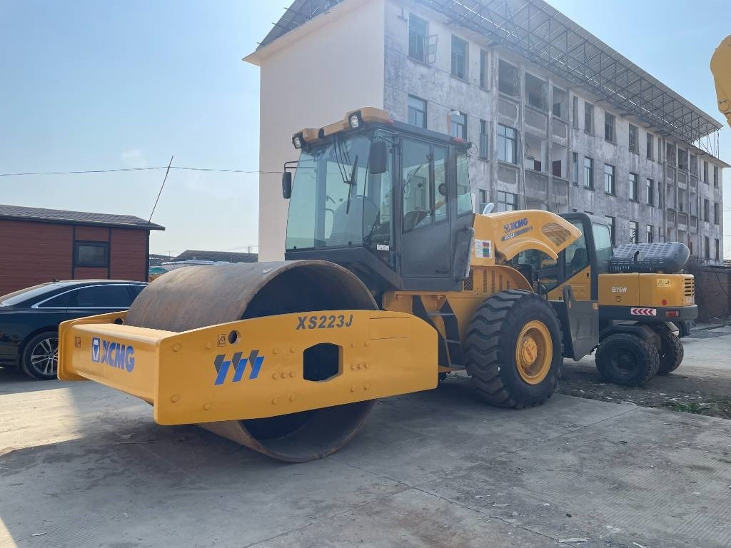 XCMG XS 223 J - Tihendaja: pilt 1 XCMG XS 223 J - Tihendaja: pilt 1