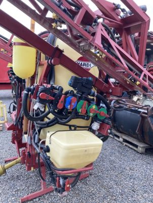 Hardi MEGA 1200L - Traktorilt tõusev pritsija: pilt 2 Hardi MEGA 1200L - Traktorilt tõusev pritsija: pilt 2
