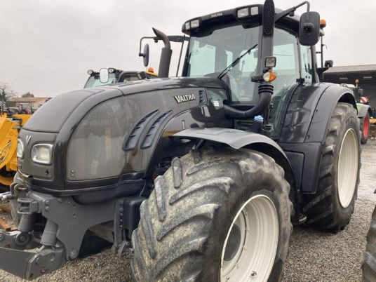 Valtra T213 VERSU - Traktor: pilt 5 Valtra T213 VERSU - Traktor: pilt 5