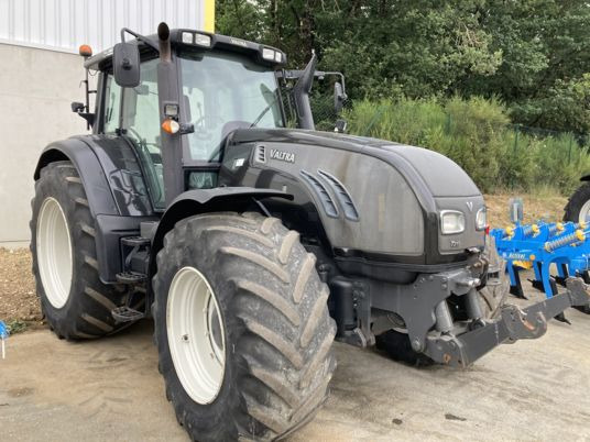 Valtra T213 VERSU - Traktor: pilt 4 Valtra T213 VERSU - Traktor: pilt 4