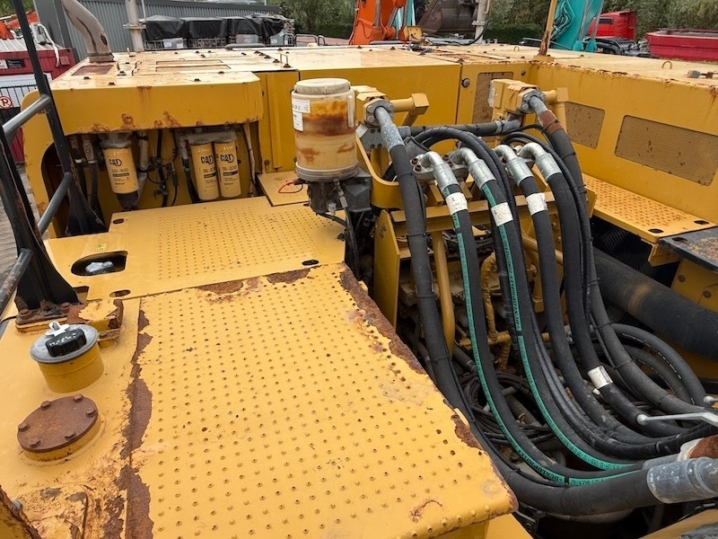 Lintekskavaator CAT 374 F L: pilt 30
