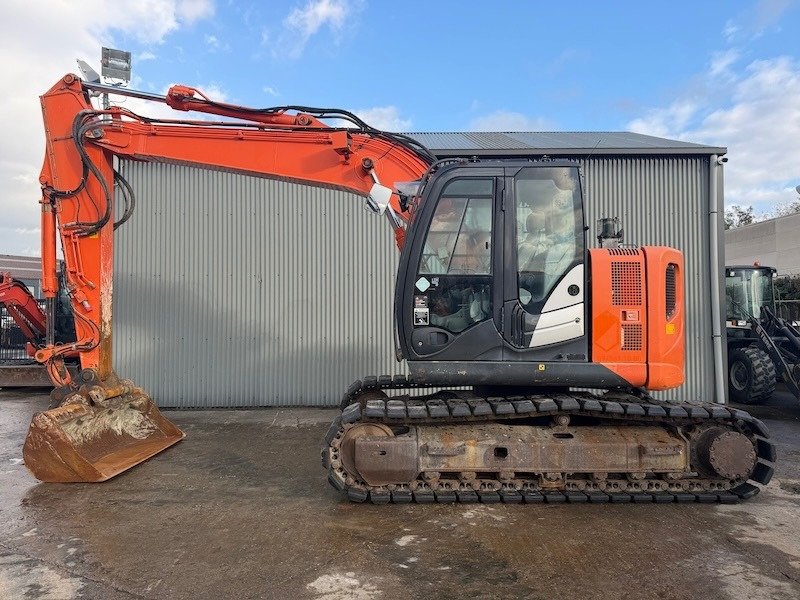 Hitachi ZX 135 US 5-B - Lintekskavaator: pilt 1 Hitachi ZX 135 US 5-B - Lintekskavaator: pilt 1