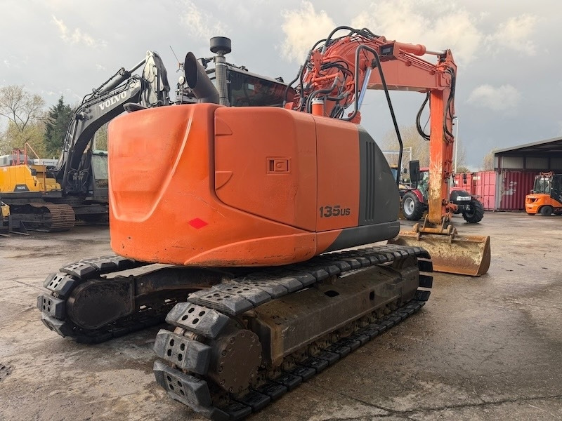 Hitachi ZX 135 US 5-B - Lintekskavaator: pilt 4 Hitachi ZX 135 US 5-B - Lintekskavaator: pilt 4