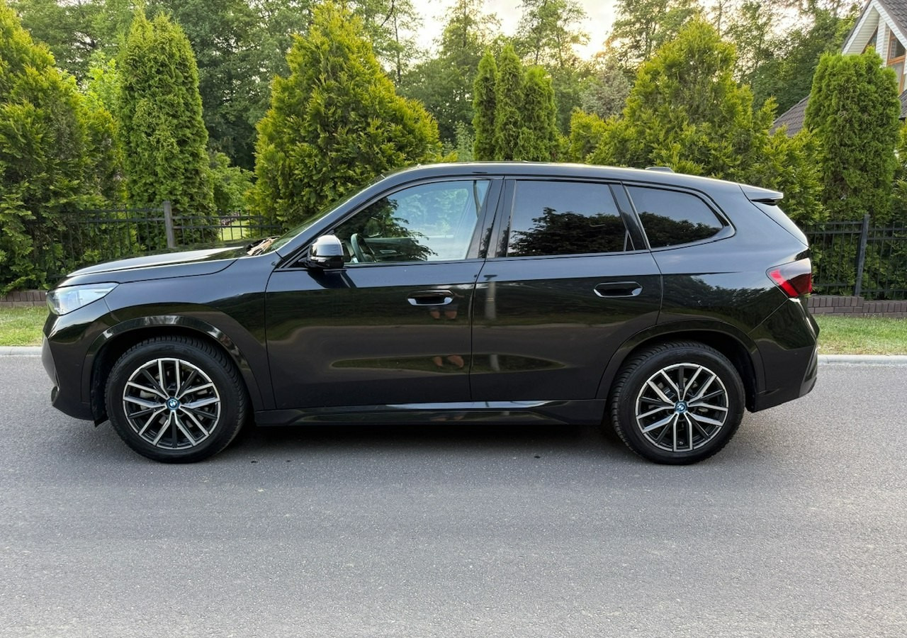 BMW X1 iX1 iX1 xDrive30 313KM M-Sport H/K Panorama AdaptiveLed Masaże Kam360 - Maastur: pilt 2 BMW X1 iX1 iX1 xDrive30 313KM M-Sport H/K Panorama AdaptiveLed Masaże Kam360 - Maastur: pilt 2
