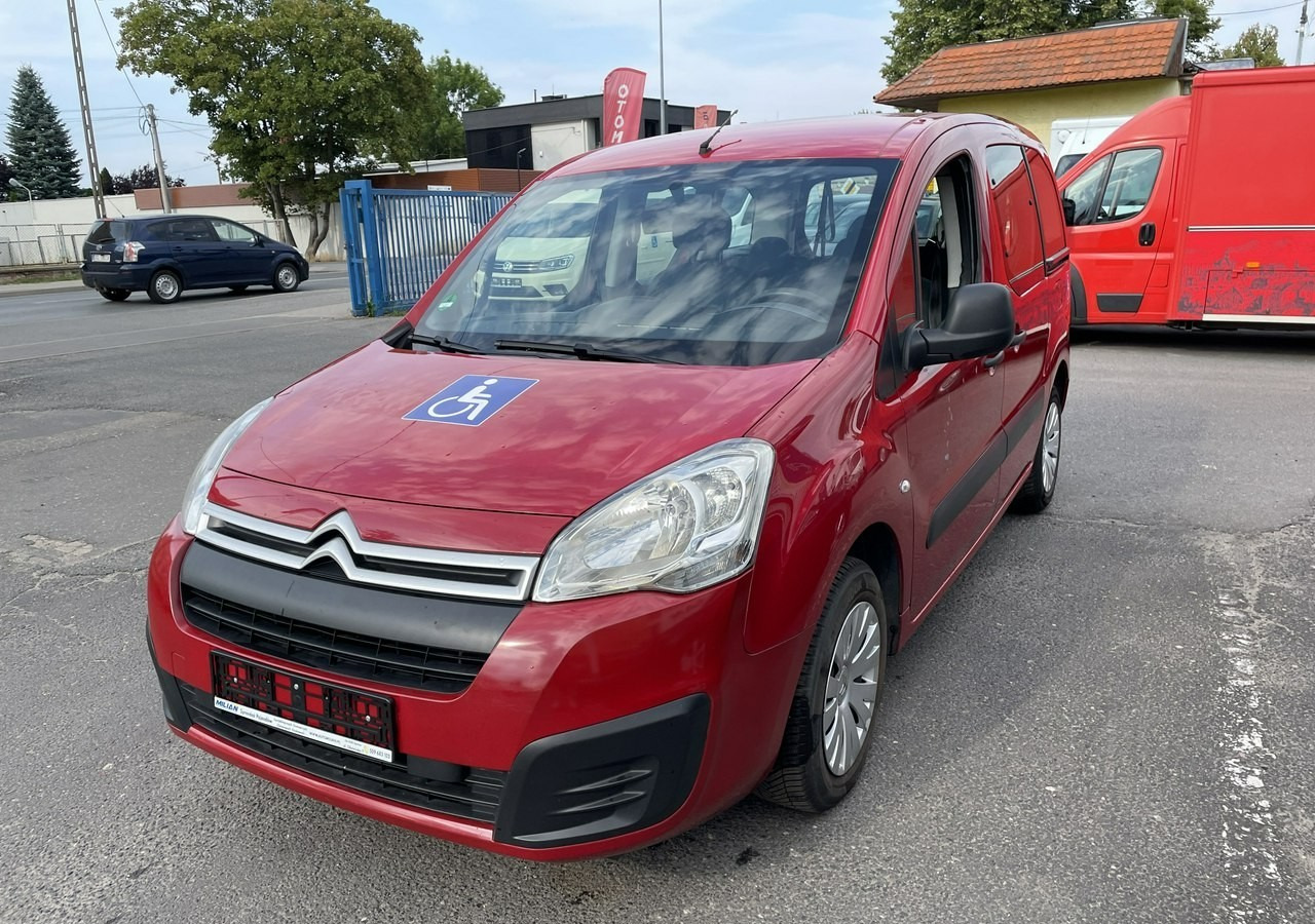 Citroen Berlingo II Berlingo 1.6 do przewozu Niepełnosprawnych inwalida rampa 2018 - Auto: pilt 5 Citroen Berlingo II Berlingo 1.6 do przewozu Niepełnosprawnych inwalida rampa 2018 - Auto: pilt 5