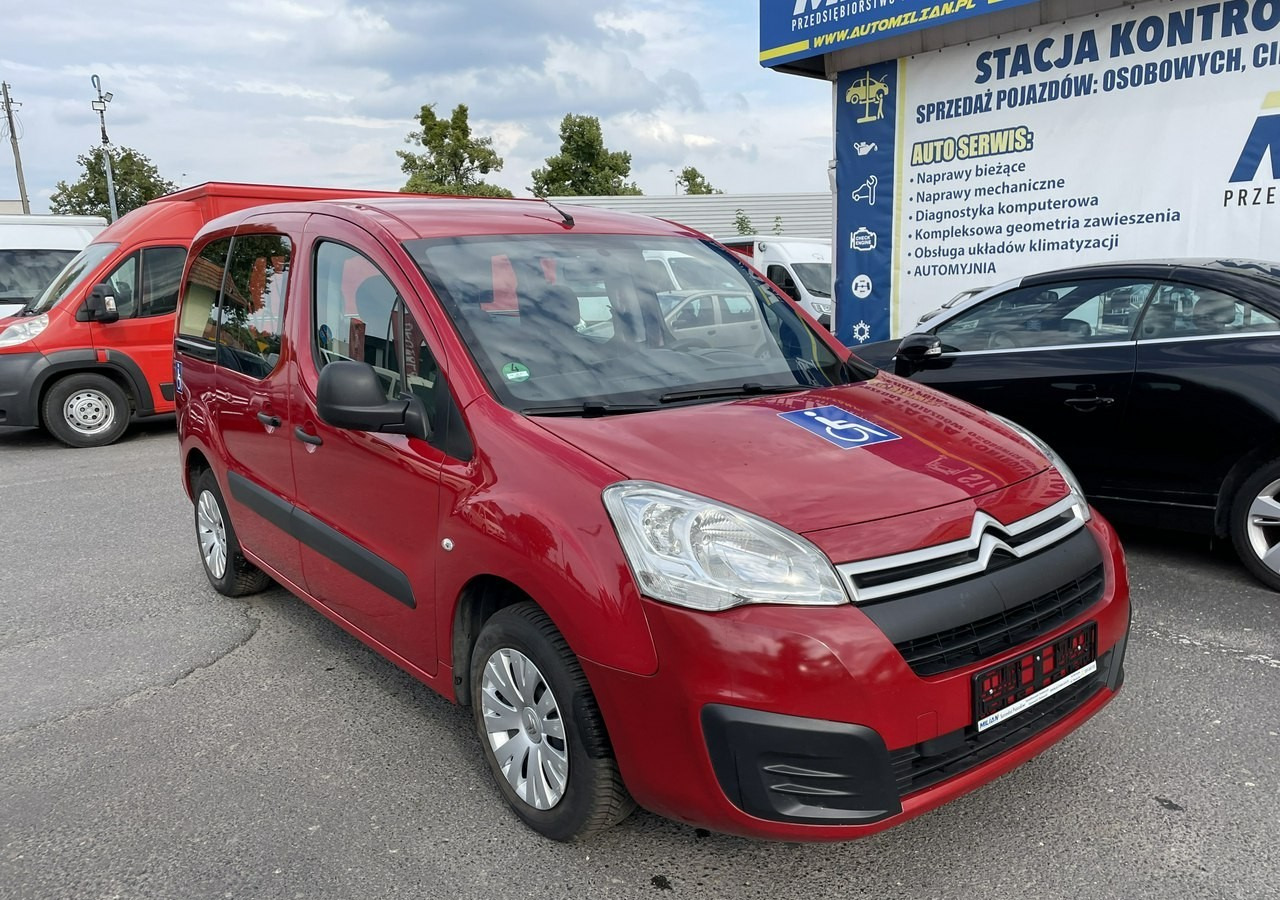 Citroen Berlingo II Berlingo 1.6 do przewozu Niepełnosprawnych inwalida rampa 2018 - Auto: pilt 4 Citroen Berlingo II Berlingo 1.6 do przewozu Niepełnosprawnych inwalida rampa 2018 - Auto: pilt 4