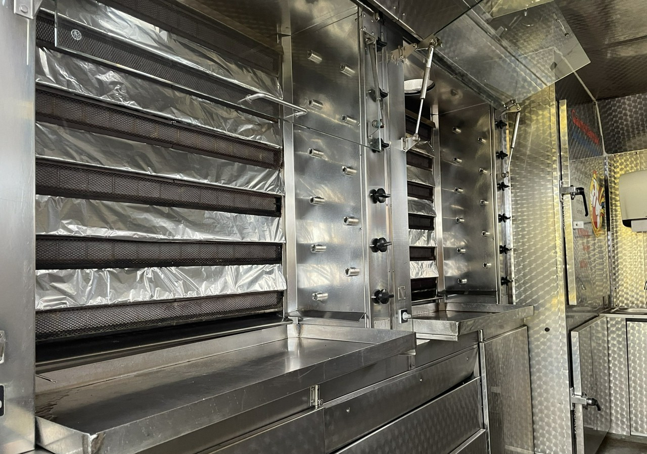 Fiat Ducato Autosklep Autogrill Gastronomiczny Food Truck Foodtruck sklep bar20 - Toiduauto: pilt 4 Fiat Ducato Autosklep Autogrill Gastronomiczny Food Truck Foodtruck sklep bar20 - Toiduauto: pilt 4