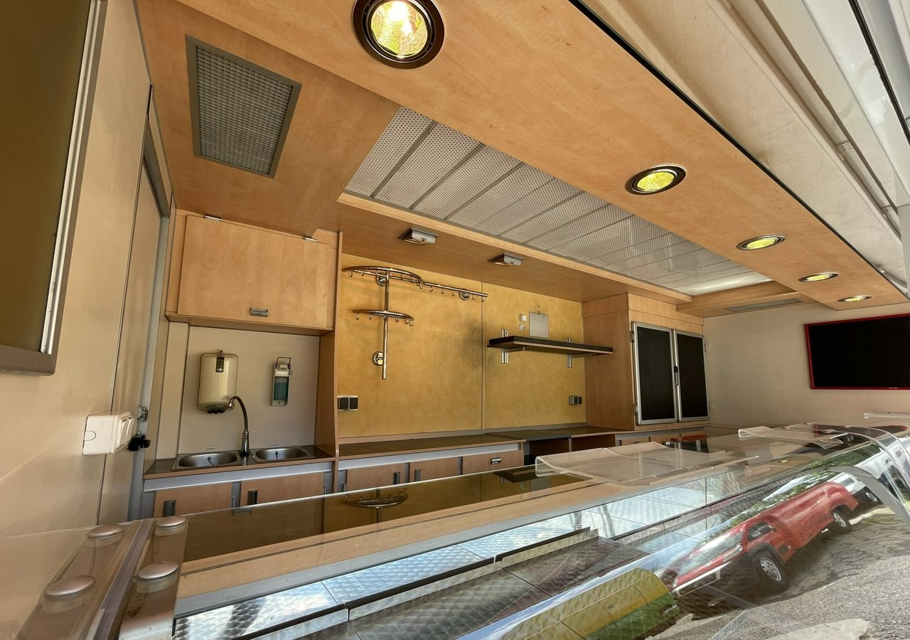 Fiat Ducato Autosklep wędlin Gastronomiczny Food Truck Foodtruck Sklep Borco - Toiduauto: pilt 5 Fiat Ducato Autosklep wędlin Gastronomiczny Food Truck Foodtruck Sklep Borco - Toiduauto: pilt 5