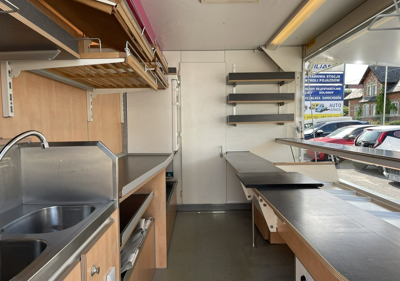 Fiat Ducato Ducato Autosklep Gastronomiczny Food Truck Foodtruck sklep Borco 200 - Toiduauto: pilt 4 Fiat Ducato Ducato Autosklep Gastronomiczny Food Truck Foodtruck sklep Borco 200 - Toiduauto: pilt 4