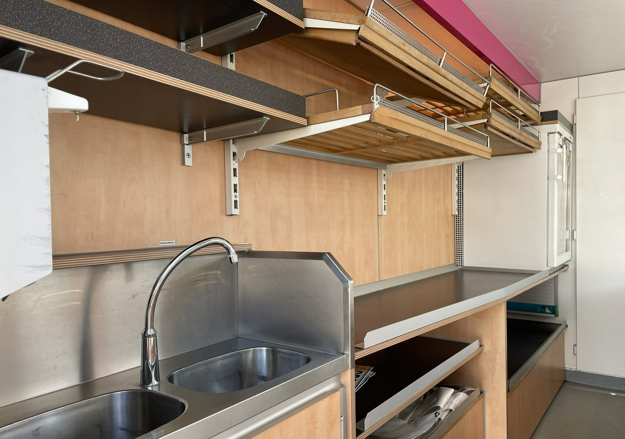Fiat Ducato Ducato Autosklep Gastronomiczny Food Truck Foodtruck sklep Borco 200 - Toiduauto: pilt 5 Fiat Ducato Ducato Autosklep Gastronomiczny Food Truck Foodtruck sklep Borco 200 - Toiduauto: pilt 5