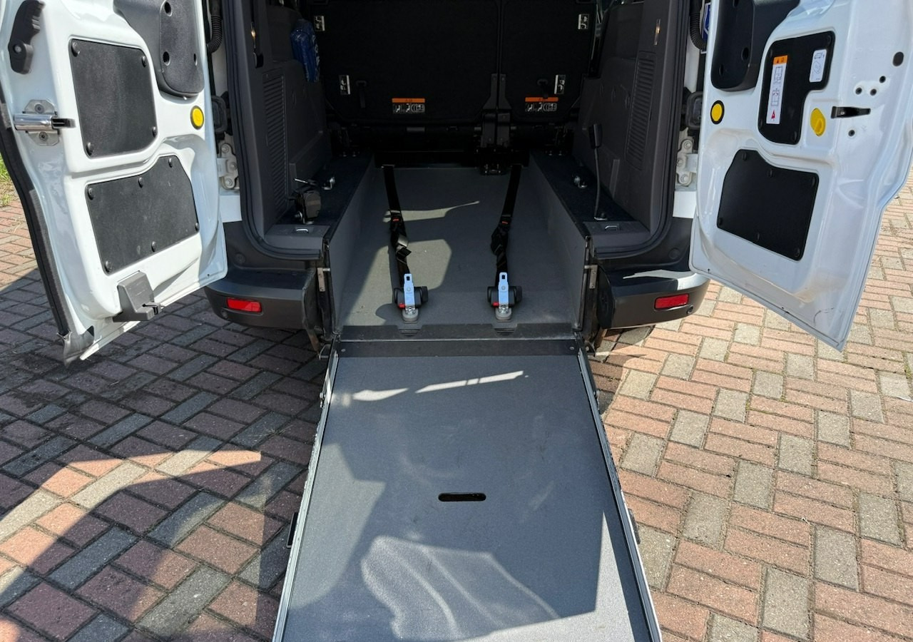Ford Tourneo Connect II Connect dla niepełnosprawnych Rampa Inwalida PFRON Model 2021 - Auto: pilt 4 Ford Tourneo Connect II Connect dla niepełnosprawnych Rampa Inwalida PFRON Model 2021 - Auto: pilt 4