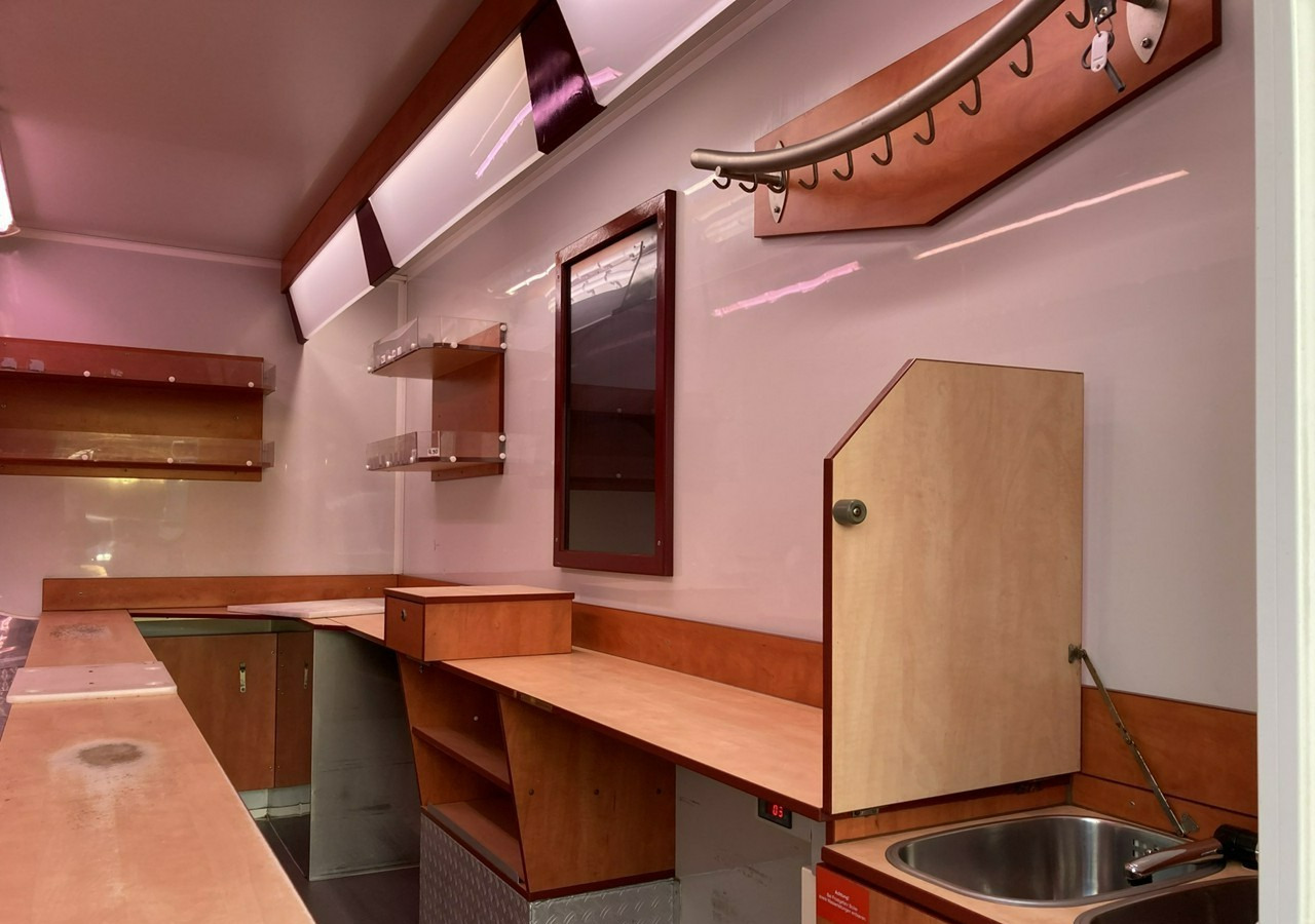 Inna Inny Autosklep wędlin Gastronomiczna food truck foodtruck sklep 2004 - Toitlustus haagis: pilt 5 Inna Inny Autosklep wędlin Gastronomiczna food truck foodtruck sklep 2004 - Toitlustus haagis: pilt 5