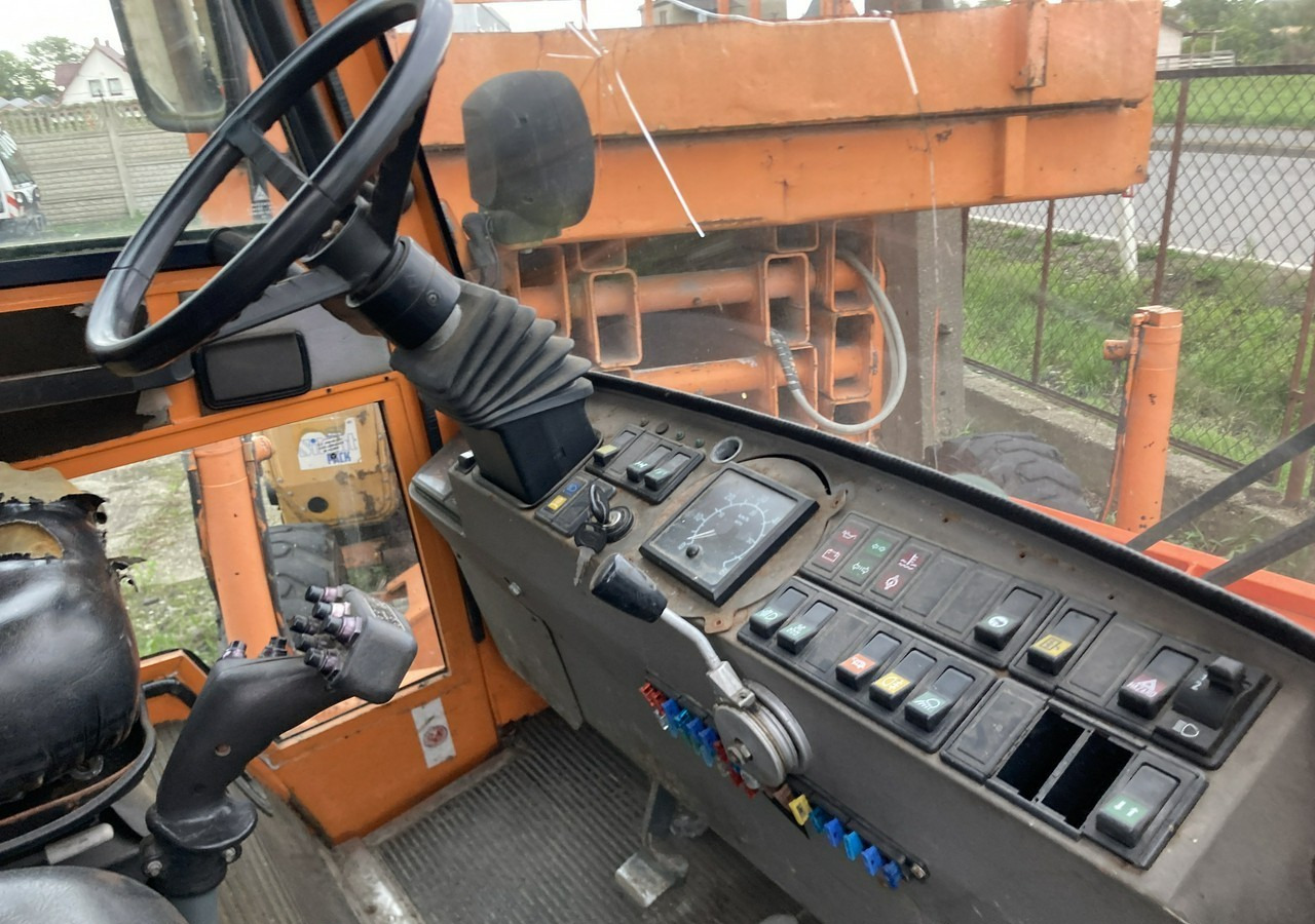 Inna Inny Hansa 4X4 pług posypywarka wywrotka - Lumekoristusmasina: pilt 4 Inna Inny Hansa 4X4 pług posypywarka wywrotka - Lumekoristusmasina: pilt 4