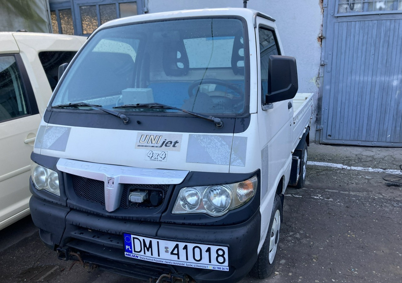 Inna Inny PFAU Piaggio Porter 4X4 Skrzynia odśnieżarka Pług 5655km 2012 - Madelauto: pilt 1 Inna Inny PFAU Piaggio Porter 4X4 Skrzynia odśnieżarka Pług 5655km 2012 - Madelauto: pilt 1