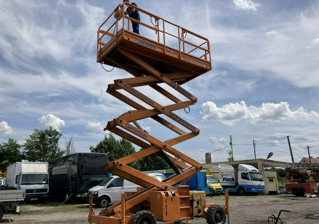 Inna Inny Podnośnik nożycowy Haulotte H15SDX 4x4 podpory 6905 mg 15 metrów - Käärlift: pilt 5 Inna Inny Podnośnik nożycowy Haulotte H15SDX 4x4 podpory 6905 mg 15 metrów - Käärlift: pilt 5