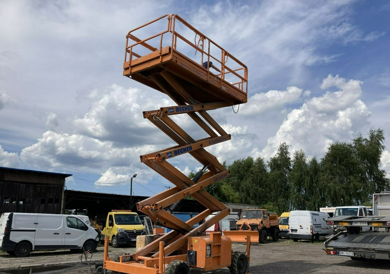 Inna Inny Podnośnik nożycowy Haulotte H15SDX 4x4 podpory 6905 mg 15 metrów - Käärlift: pilt 3 Inna Inny Podnośnik nożycowy Haulotte H15SDX 4x4 podpory 6905 mg 15 metrów - Käärlift: pilt 3