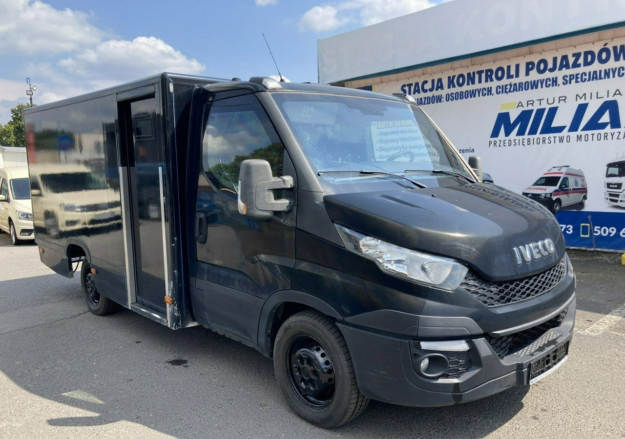 Iveco Daily Iveco 35-130 Bankowóz Kuloodporny Opancerzony Pancerny 2015 - Tarbesõiduk furgoon: pilt 1 Iveco Daily Iveco 35-130 Bankowóz Kuloodporny Opancerzony Pancerny 2015 - Tarbesõiduk furgoon: pilt 1